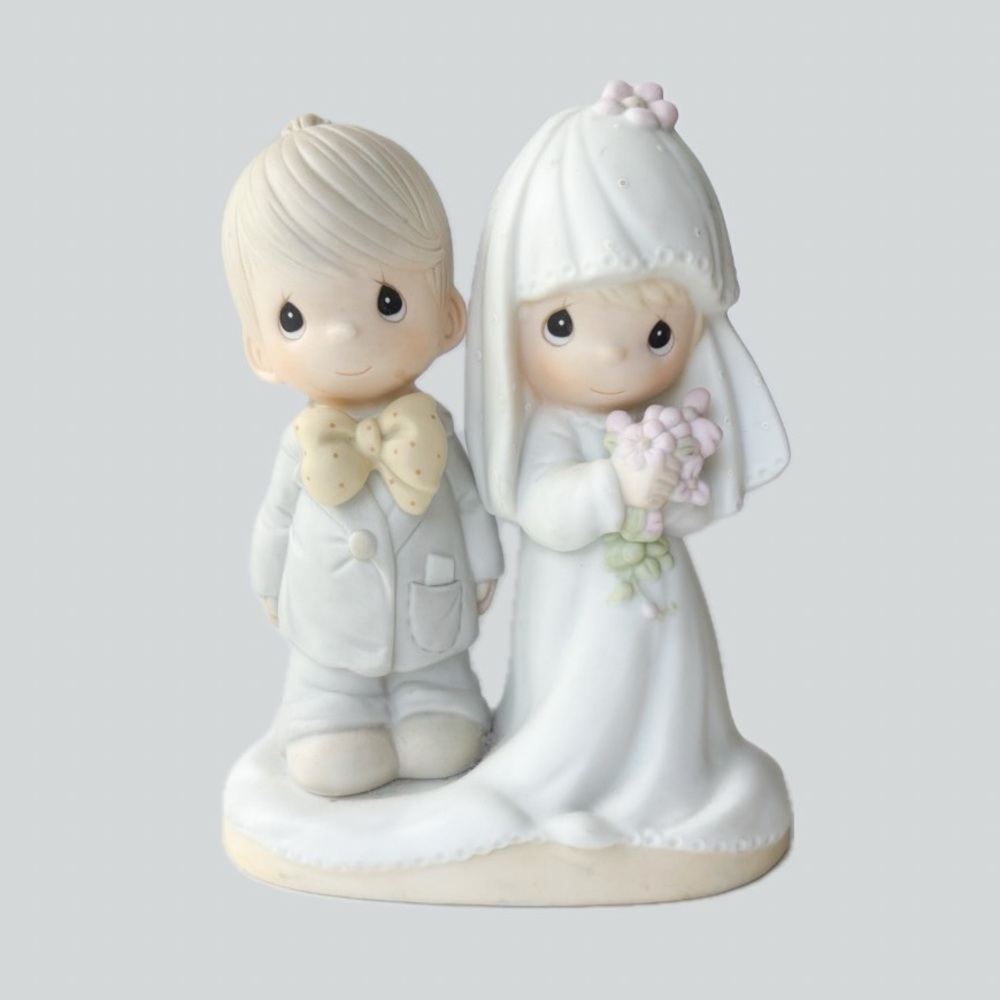 Precious Moments 1979 “The Lord Bless You And Keep You” Porcelain Figurine